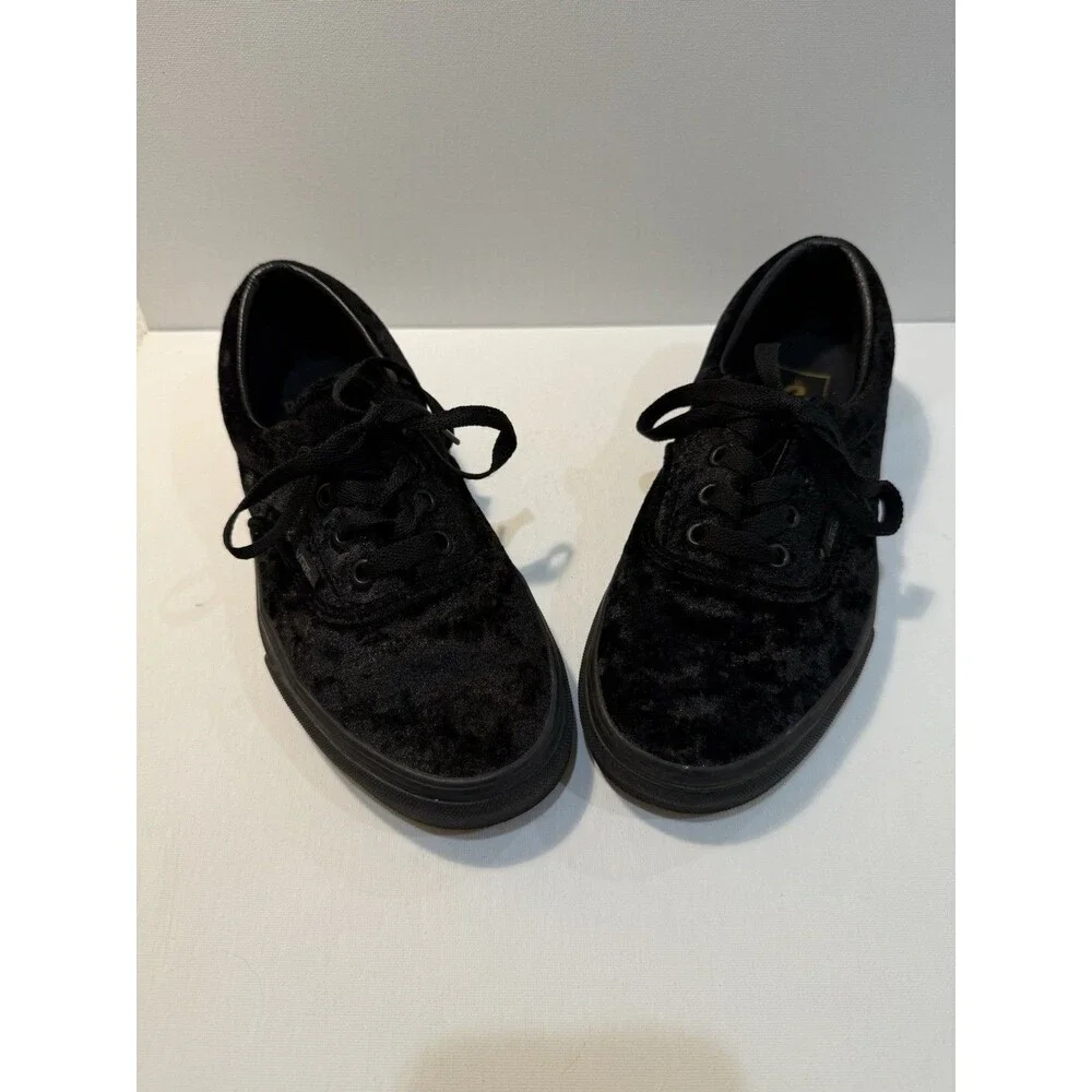 Vans Old Skool  Black Velvet Skate Sneakers  Unisex  Size 6 (M) 7.5 (W) 507452
